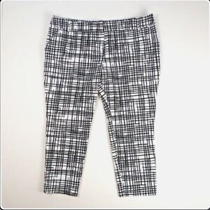 AVA & VIV W Capri Slacks White Black Abstract Plaid Bold Office
